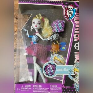 G1 Monster High Lagoona Blue Dot Dead Gorgeous Nib